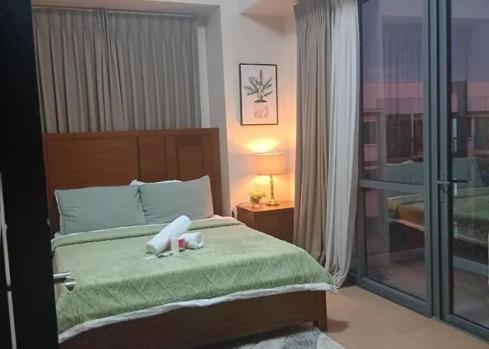 2 Bedroom Condotel At Newport City, Beside Naia T3